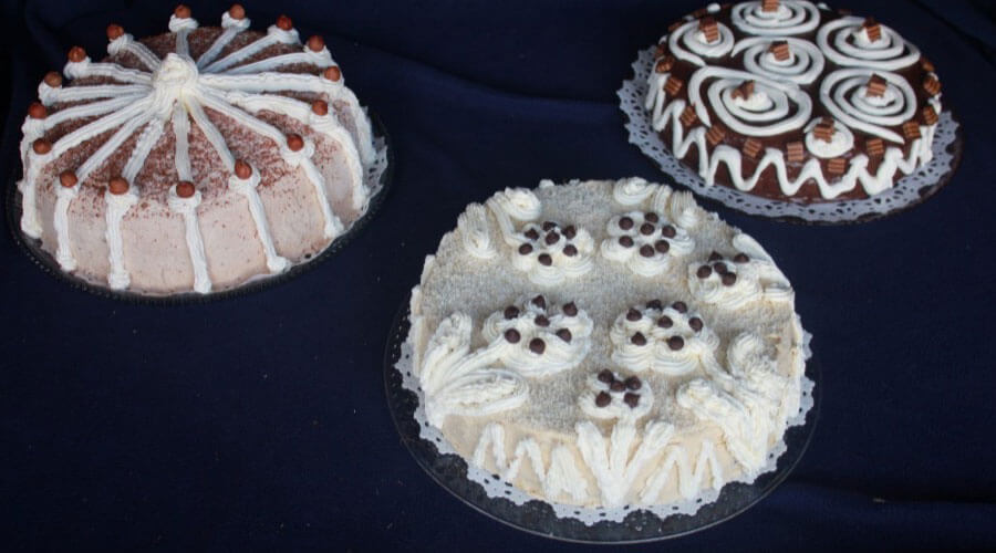 3 Cakes